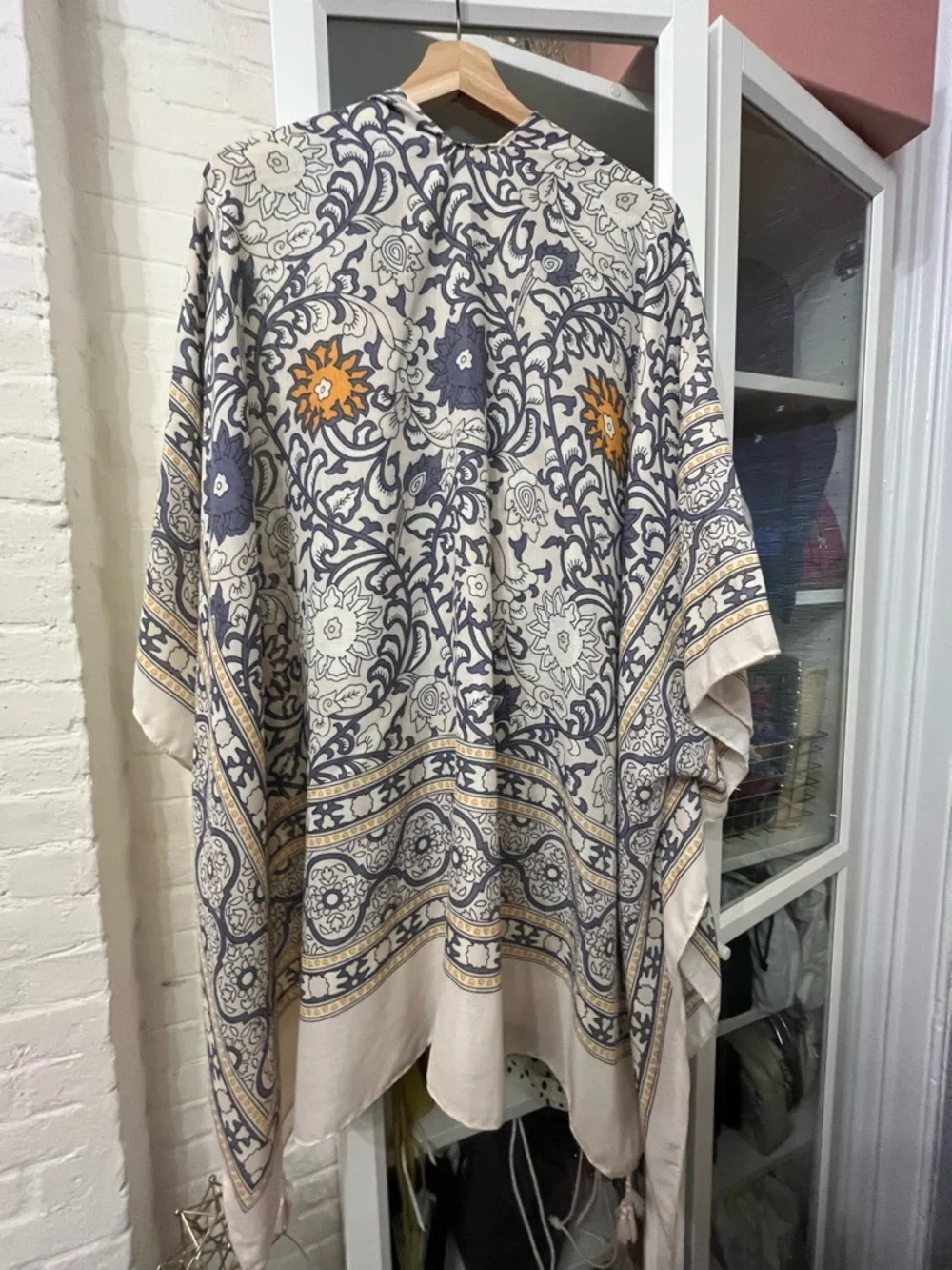 Boho Floral Print Throw Shawl - Cream and Navy